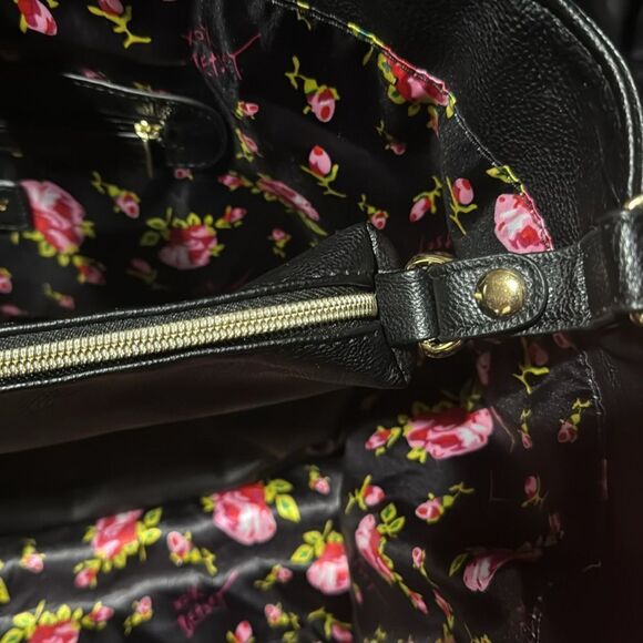 betsy Johnson, hummingbird butterfly  Quilted Tote Bag with removable pouch - Picture 11 of 15